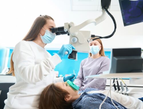 Przyczyny i objawy infekcji zęba, które wymagają leczenia kanałowego